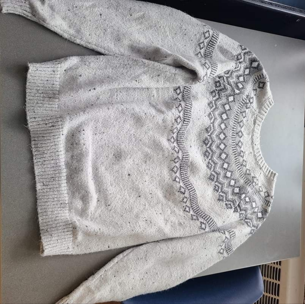 super soft gray sweater, size large